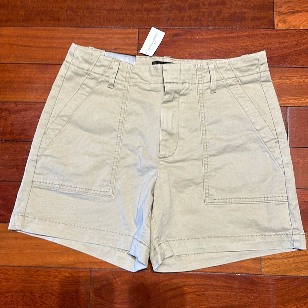 NEW Republic women’s Chino shorts. High rise. Size 4. Color: khaki